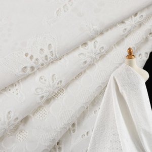 OEM riciclare il 100% di <span class=keywords><strong>cotone</strong></span> per il vestito con il tessuto dell'occhiello dell'<span class=keywords><strong>organza</strong></span> del tessuto di nuotata del fiore per l'uniforme - Product Image 1