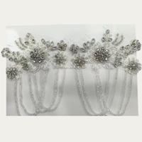 Appliques de perles de verre et strass 3D en cristal faites à la main avec pompons pour robes de soirée