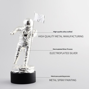 Trofeo de metal personalizable de astronauta espacial de MTV Music Television de 31 cm, premio de astronauta lunar, recuerdo, adorno de escritorio - Product Image 3
