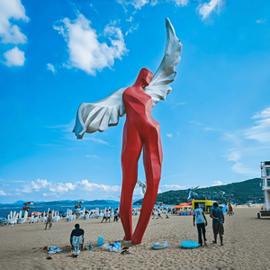 Escultura Humana Alada Abstracta Gigante de Fibra de Vidrio Personalizada, Estatua de Ángel Facetada para Plaza Pública, Instalación Artística Emblemática Turística - Product Image 2