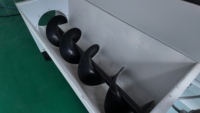 Machine d'ouverture automatique de sacs avec compacteur de sacs à déchets pour l'industrie de transformation des plastiques