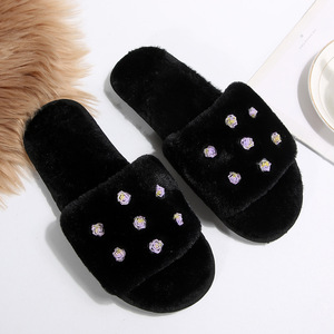 Pantofole da <span class=keywords><strong>donna</strong></span> invernali in pelliccia sintetica, morbide e calde, con fiore, a punta aperta, casual, personalizzabili, per <span class=keywords><strong>casa</strong></span> e camera da letto, all'ingrosso - Product Image 2