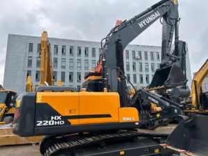 รถขุดไฮดรอลิกฮุนได HX220HD แบบตีนตะขาบ 22 ตัน ปรับสภาพใหม่ทั้งหมด ใช้งานหนัก บำรุงรักษาอย่างดี พร้อมใช้งาน - Product Image 4