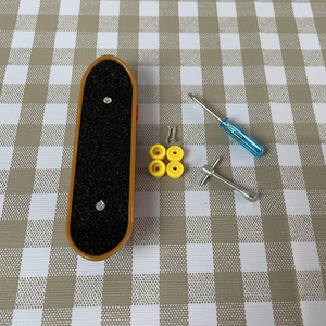 Enfants drôle compétition Cool Board main Sport jeu jouets Logo personnalisé Mini Tech en plastique roue camions ensemble doigt pont planche à roulettes - Product Image 3