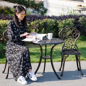 <span class=keywords><strong>Ensemble</strong></span> <span class=keywords><strong>table</strong></span> <span class=keywords><strong>et</strong></span> chaises en <span class=keywords><strong>aluminium</strong></span> moulé pour balcon extérieur, idéal pour les loisirs en plein air, jardin, cour, villa, <span class=keywords><strong>table</strong></span> basse nordique imperméable - Product Image 2