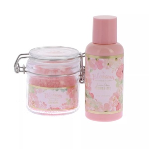 <span class=keywords><strong>Coffret</strong></span> <span class=keywords><strong>cadeau</strong></span> de bain BLOSSOM pour femmes de 100ml Lotion corporelle attrayante avec brosse crème pour les mains et sel en vente de gros OEM - Product Image 6