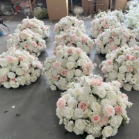 T-FC048 Boules de fleurs blanches en gros pour centres de table de mariage, boules de fleurs de gypsophile 60-70 cm pour décorations d'événements, de fêtes et d'hôtels