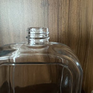Botellas de Licor de Vidrio Vacías de 500 ml al Por Mayor a Bajo <span class=keywords><strong>Precio</strong></span>, Recipientes Duraderos para Bebidas Espirituosas, Grabado Láser Personalizado, Opción de Recubrimiento por Pulverización - Product Image 4