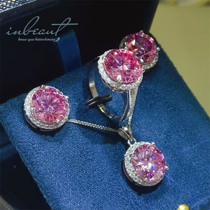 Set di Gioielli in Argento 925 con Moissanite Rosa Testata come Diamante, Taglio Brillante Totale 8ct, Include Anello, Orecchini, Ciondolo e Collana - Product Image 1