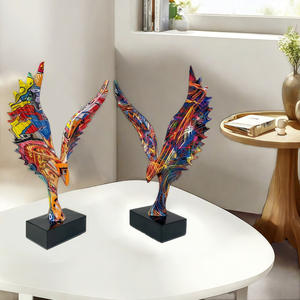 Decoración Moderna para Sala de Estar y Estudio, Vinoteca Creativa, Figura de Arte Popular Esculpida en Resina Epoxi con Diseño de Ala de Dapeng, Venta al Por Mayor - Product Image 2