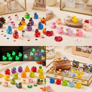 Juguetes Variados al por Mayor con Corona, Patos Luminosos, Macetas y Jardineras de Resina, Miniaturas de Animales de la Suerte, Adornos Navideños - Product Image 5