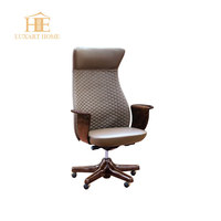 Chaise de bureau de direction pivotante haut de gamme en cuir à dossier haut, réglable en hauteur, pour bureau moderne et luxueux