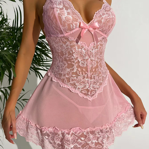 Ensemble de lingerie haut de gamme transparente en dentelle brodée avec nœud sexy en maille pour femme (soutien-gorge et culotte) - Product Image 1