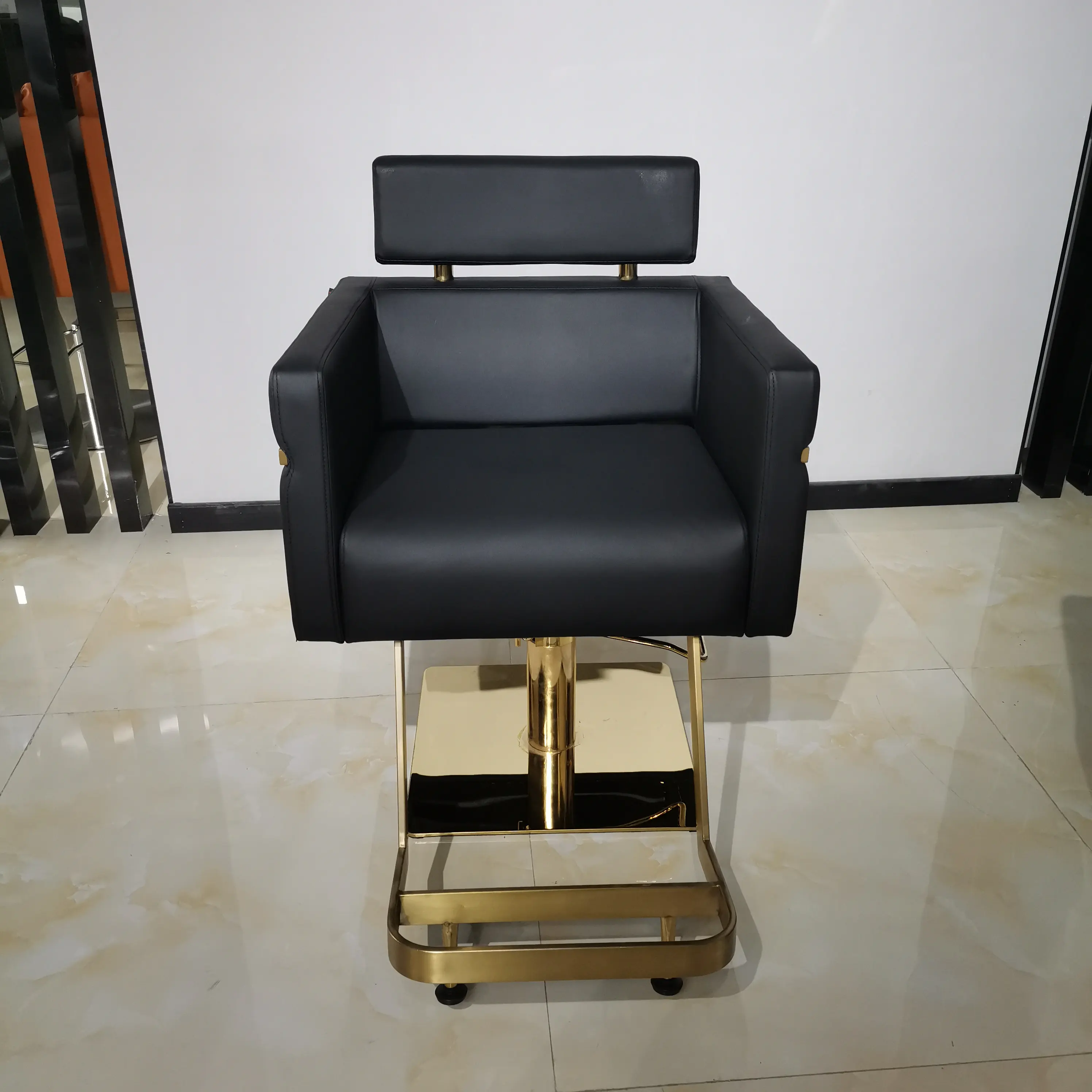 Good quality hot sale Sulin manufacturer barber furniture black leather hair salon make up chair barber shop chairs