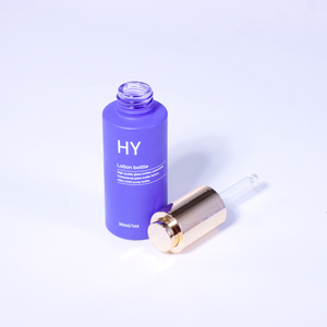Flacon en verre violet rechargeable de 30 ml (1 oz) avec bouchon compte-gouttes à pression torsadé doré ou argenté, personnalisable, pour sérums, huiles et essences - Product Image 5