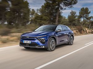 Venta al por mayor 2023 Citroen <span class=keywords><strong>C5</strong></span> X Hatchback 1,6 T 175hp 8AT 5 asientos coche de gasolina Citroen <span class=keywords><strong>C5</strong></span> X coche nuevo para la venta - Product Image 3