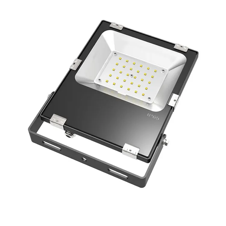 उच्च उज्ज्वल Sumsung चिप्स एलईडी 135LM/W गर्म सफेद आउटडोर वाणिज्यिक IP65 निविड़ अंधकार परियोजना के लिए 30W दूधिया रोशनी का नेतृत्व किया प्रकाश