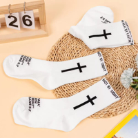 Chaussettes de football 3D personnalisées en Spandex/Nylon pour enfants et adultes, anti-bactériennes, écologiques, respirantes, tricotées, séchage rapide, idéales pour l'été