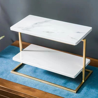 Présentoir à gâteau rectangulaire en marbre personnalisé en gros plateaux de présentation blancs de luxe à 2 niveaux avec poignée dorée