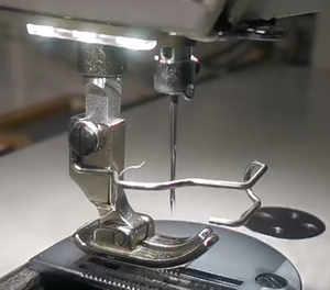 RONMACK RM-5500N-D4 Industrial Manual Flat-Bed Needle Feed Lockstitch with Cutter High-Speed Motor & Gear Thread Trimmer - Product Image 4