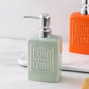 Bouteille <span class=keywords><strong>de</strong></span> lotion en céramique rétro créative pour hôtel et maison <span class=keywords><strong>Distributeur</strong></span> <span class=keywords><strong>de</strong></span> <span class=keywords><strong>savon</strong></span> pour salle <span class=keywords><strong>de</strong></span> bain désinfectant pour les mains - Product Image 3
