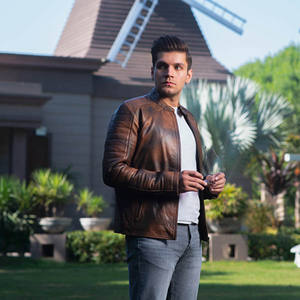 Chaqueta de Cuero Marrón Vintage de Corte Ajustado para Hombre — Cuero Genuino/PU, Cierre de Cremallera, Estilo Motero Clásico - Product Image 6