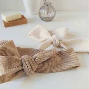 Novedad: Coletero de algodón orgánico, banda para el pelo, almohadilla desmaquillante y bolsa con cordón para artículos populares. Productos de Año Nuevo 2025 para mujer. - Product Image 2