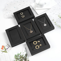 Boîte à tiroirs pliants en papier kraft personnalisée Boîtes d'emballage pour boucles d'oreilles bagues colliers avec fenêtre transparente pour bijoux