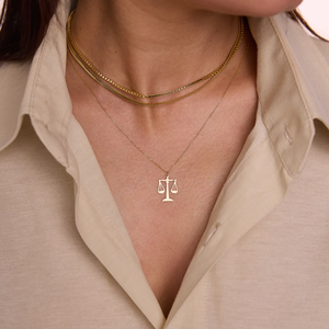 Collar de Abogado con Escamas de la Justicia Chapado en Oro de 18K, Colgante de Balanza de Acero Inoxidable 316L con Cadena Fina, Joyería para Abogados - Product Image 3