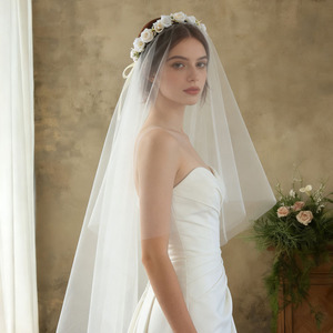 SLBRIDAL Couronne de fleurs artificielles faite à la main, voiles et accessoires de mariage pour la mariée, pour femmes, pour les fêtes - Product Image 1