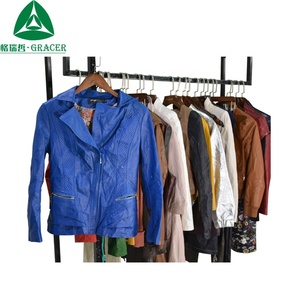 Chaqueta de cuero Usada de segunda mano, Ropa Usada Italia - Product Image 6