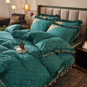 Ensemble <span class=keywords><strong>de</strong></span> literie <span class=keywords><strong>de</strong></span> chambre à coucher 4 pièces <span class=keywords><strong>de</strong></span> style europé<span class=keywords><strong>en</strong></span> <span class=keywords><strong>en</strong></span> velours vert <span class=keywords><strong>flanelle</strong></span> avec jupe <span class=keywords><strong>de</strong></span> <span class=keywords><strong>lit</strong></span> amovible, drap-housse, drap plat et broderie <span class=keywords><strong>de</strong></span> dentelle personnalisée - Product Image 4