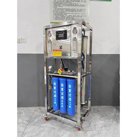 Machine de traitement de l'eau 250LPH 6TPD avec pompe contrôlée par PLC, haute réjection de sel, en acier inoxydable, à châssis ouvert pour eau purifiée