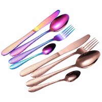 Ensemble de 4 couverts (couteau à steak, fourchette, cuillère) en acier inoxydable plaqué or, style minimaliste, finition polie miroir