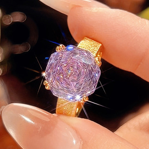 Bijoux délicats écologiques en cuivre plaqué or 18 carats, anneau à bande brossée avec zircon multicolore ovale de 12 mm, style nautique, marque Toderi - Product Image 2