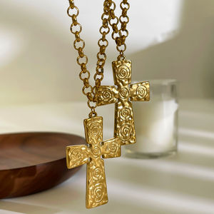 Collier YF8266 rétro en forme de croix, de crocodile et de cœur, personnalité féminine, plaqué or 18 carats, acier inoxydable imperméable - Product Image 6