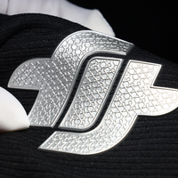 Patchs à repasser sur vêtement d'usine Logo de transfert de chaleur en relief de marque commerciale personnalisée Étiquettes de vêtements en TPU 3D utilisées pour les vêtements tendance