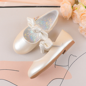 Zapatos planos de ballet estilo Mary Jane con lazo de princesa color champán para niñas, zapatos escolares para niñas, zapatos de vestir, de fábrica y OEM/ODM. - Product Image 3