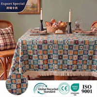 Grande nappe florale en polyester tissé avec pompons, motif floral vintage aux tons foncés, imperméable, résistante à l'huile, nettoyage facile, style américain