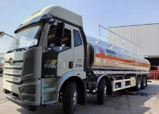 Camion-citerne FAW Euro 2 5 d'occasion et neuf de Chine, camion-citerne à huile pour transport spécial à vendre - Product Image 5