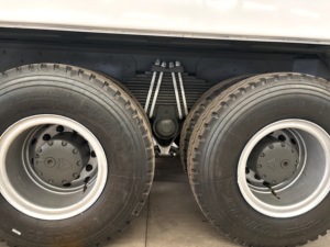 HICA Howo 6x4 371HP truk Tipper awet untuk proyek pemindah tanah dan konstruksi - Product Image 6