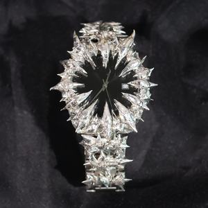 Reloj de Diseño Personalizado, Estilo Gótico Y2K, con Movimiento de Cuarzo, Acero Inoxidable, para Hombre, Resistente al Agua, Cierre de Mariposa, Único - Product Image 2