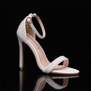 Sandales à talons aiguilles pour femmes, décorées de perles blanches, à bout ouvert, avec bride à la cheville, pour les soirées et les événements - Product Image 3