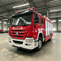 Camion de pompiers HOWO 6 tonnes, châssis 4x2, réservoir grande capacité, pompe haute pression, système de lutte contre l'incendie intégré, sauvetage d'urgence