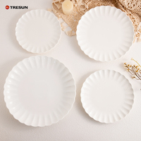 TRESUN Assiettes en Porcelaine Fine Blanches Nordiques à Bordure Florale en Relief, 11,5 Pouces, pour Maison, Restaurant, Fêtes et Mariages, Prix de Gros, Nouveau Lot