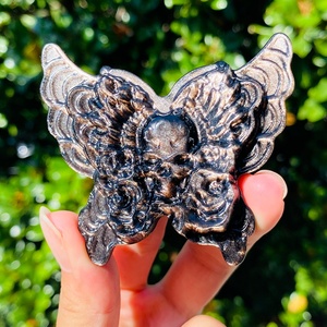 Venta al por mayor artesanías naturales de alta calidad talladas a mano de plata obsidiana calaveras de mariposa tallas para la decoración - Product Image 1