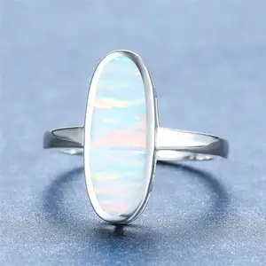 Unique Design Oval Shape Fire White Opal Ring Silver Color Finger Ring for Female Bride Wedding Engagement Jewelry