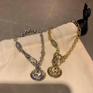 Pulsera de latón de alta calidad con dijes de Saturno transparente de 6 mm, tamaño pequeño, joyería de lujo duradera para mujer - Product Image 1