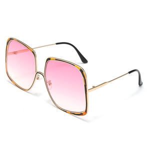 <span class=keywords><strong>Gafas</strong></span> de sol cuadradas con gradiente para <span class=keywords><strong>mujer</strong></span>, anteojos de sol de Metal Retro para conducir, Anti-UV, nuevo estilo, <span class=keywords><strong>2022</strong></span> - Product Image 5