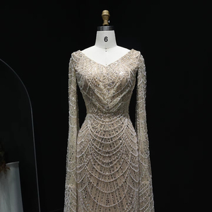 <span class=keywords><strong>Abito</strong></span> da sera a sirena di lusso con <span class=keywords><strong>piume</strong></span> bianche con maniche a mantello Dubai arabo abiti da sposa LSZ110-1 - Product Image 6